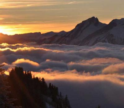 voyage à Bali avec l'ascension  du mont batur, kintamani (bali) regarder le soleil se leve