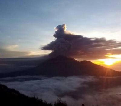 randonnée mont Batur bali  , balade privée d'une journée avec lever du soleil