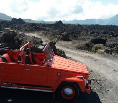 randonnée mont Batur à Bali avec la jeep VW classique