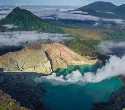 ascension  le mont ijen avec la panoramique tres incroyable