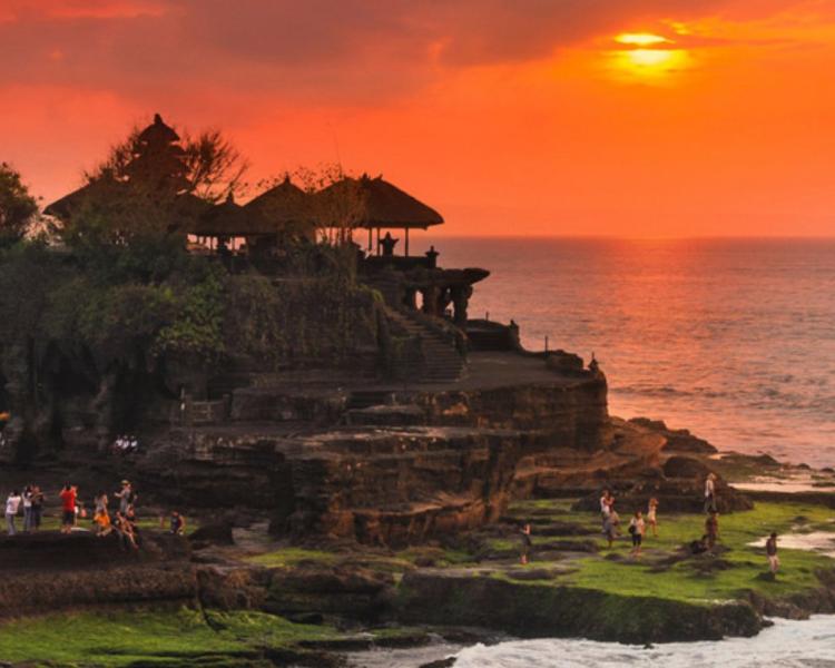faire la balade  à jatiluwih- tanah lot coucher de soleil