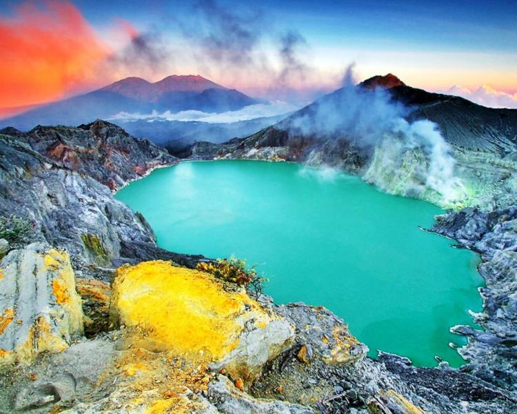 voyage à bali Mont Kawah Ijen Blue Fire Randonnée avec un guide francophone balinais -balilabelle