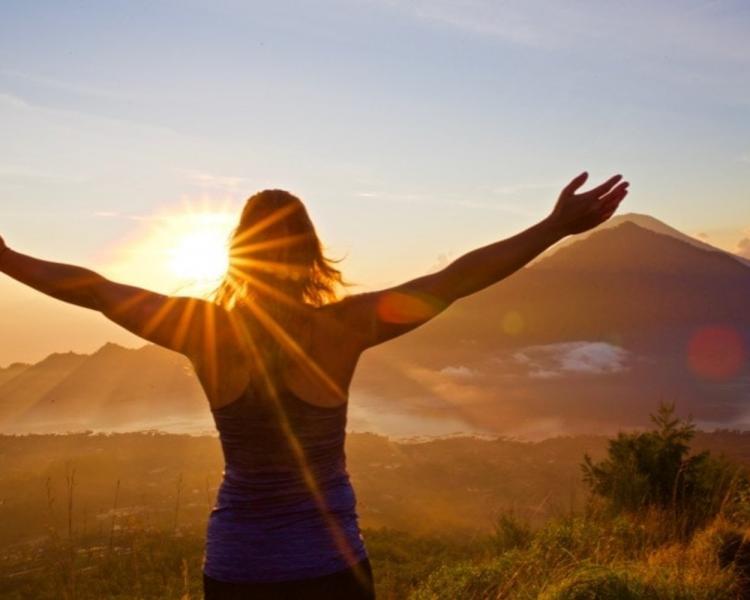 voyage à bali avec balilabelle  pour grimper du mont Batur est très magnifique par la beauté du leve