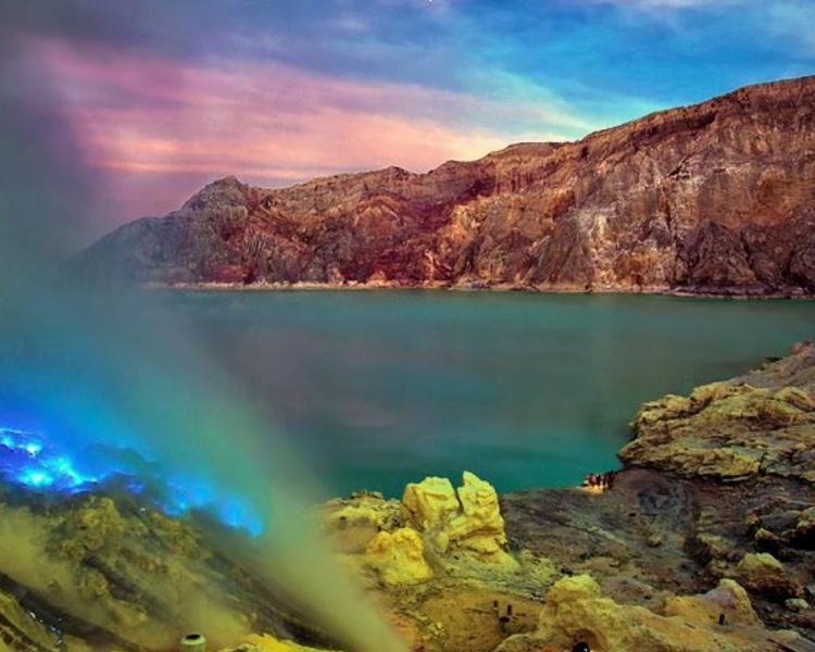 l'ascension pour le feu bleu au sommet du cratère d'Ijen, étonné que vous n'oublierez jamais