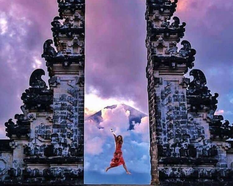 voyage à bali avec activité de la randonnée au mont lempuyang bali -balilabelle