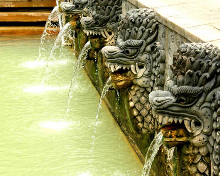 randonnée au village munduk avec l'eau termal de banjar