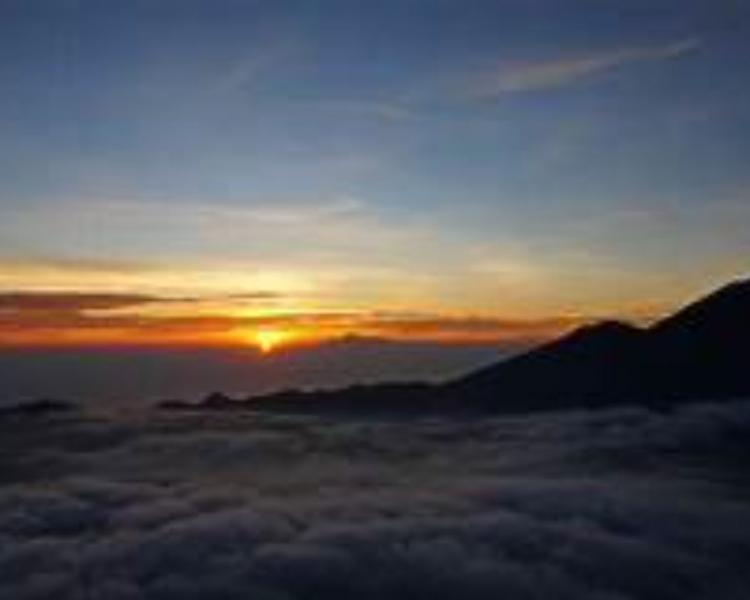 voyage à bali Escalader du mont batur tres impressionant avec un guide francophone balinais