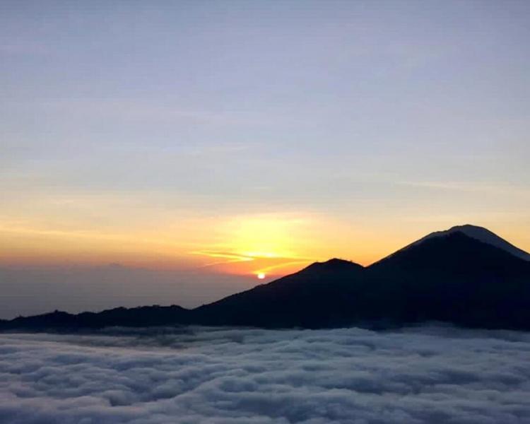 voyage à Bali FAITES L'ASCENCION DU MONT BATUR EN SAFARI volkswagen jeep