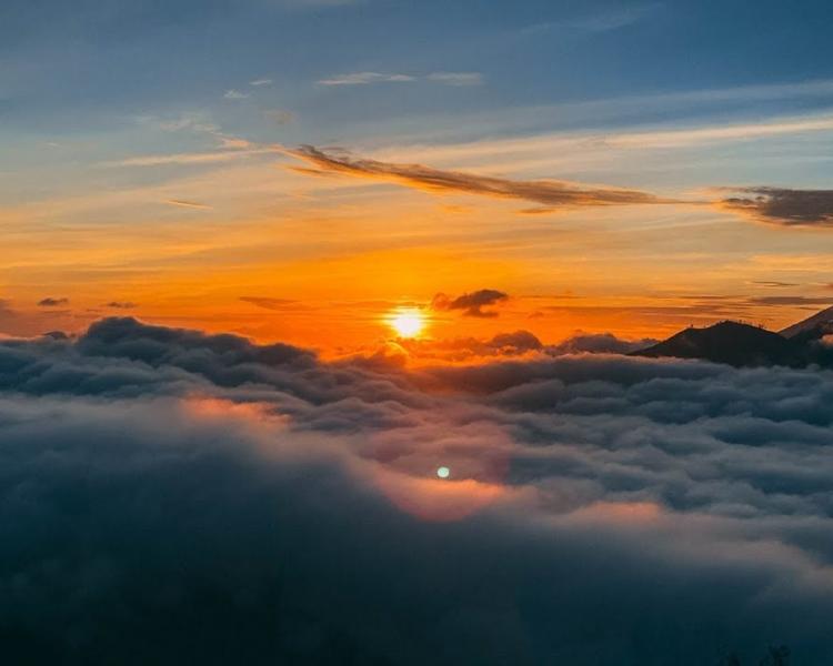 voyage à bali  ,Monter le Mont Batur  avec le lever du soleil est incroyable et inoubliable