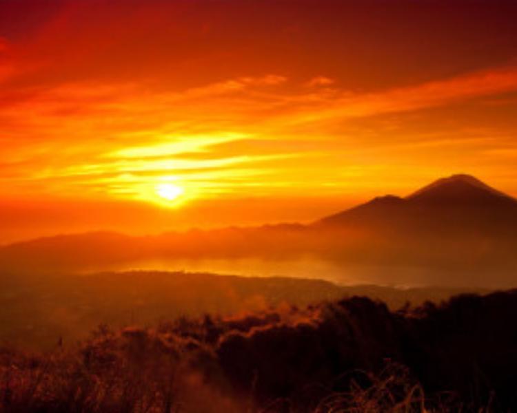 randonnée  au lever du soleil est incroyable et inoubliable mont batur