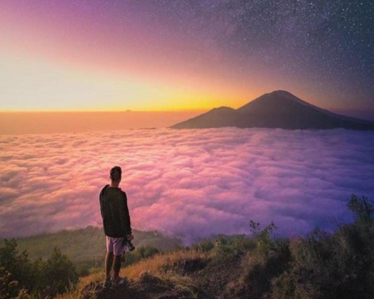 ascension du mont batur à  et faites entourer le volcan en voiture  safari -balilabelle