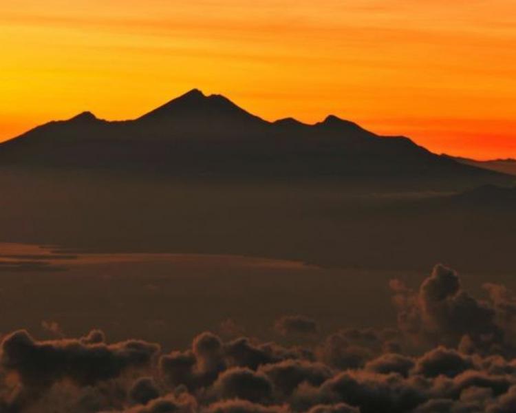volcan batur actif randonnée à bali très magnifique et les visites,balilabelle