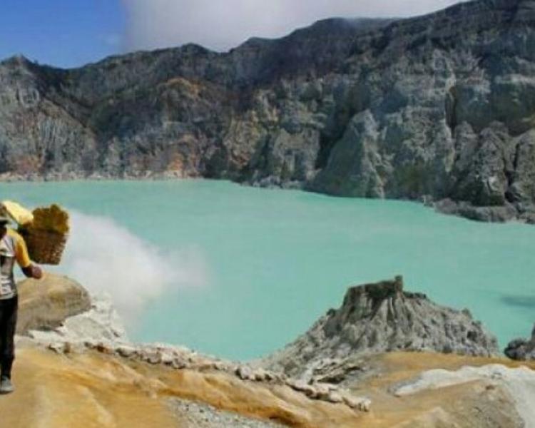 voyage à bali , faites la randonnée au mont ijen a java depuis bali-balilabelle