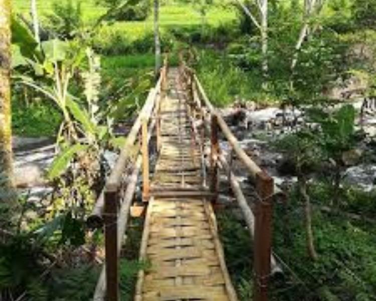 Notre conseil est de faire une promenade dans le village de Kastala dans le cadre de Gunung Agung et