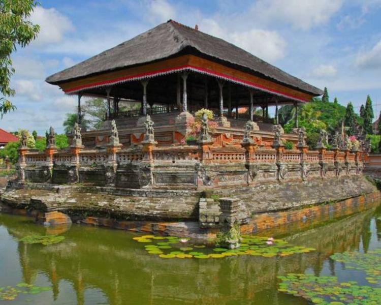 randonnée  à sidemen les rizierres en terrasses a la basse du mont agung