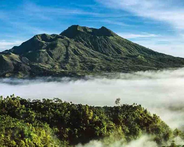 Mont Batur randonnée avec le lever du soleil est incroyable et inoubliable 2022