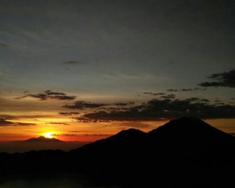 randonnée bali mont Batur avec vous admirer le lever de soleil