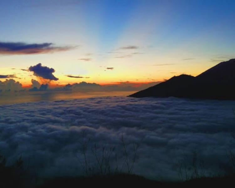 randonnée mont batur, kintamani (bali) regarder le soleil se leve