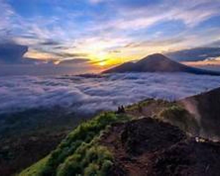 escalade du mont batur tres exotique