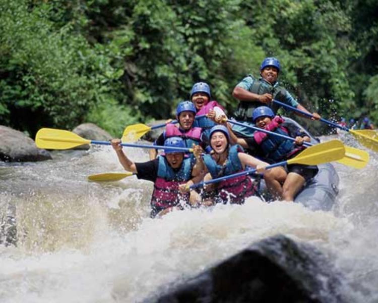 Escalade du mont batur tres impressionant2020 combanaison rafting ayung river