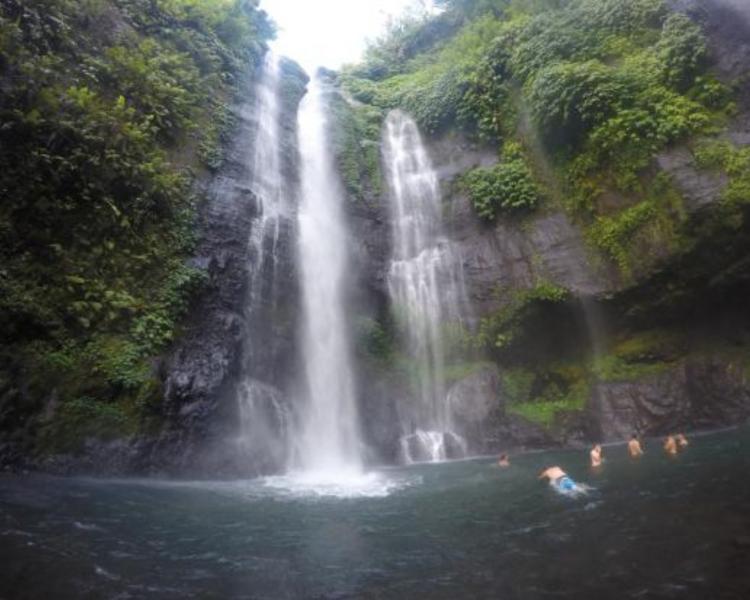 randonnée à bali  avec un guide francophone balinais  a visiter  la cascade de sikumpul-balilabelle