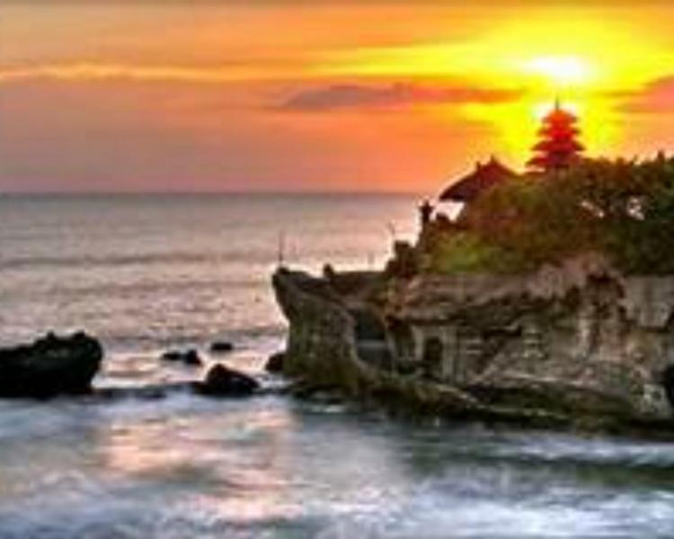 voyage à bali  randonnez dans le village de Munduk et le soleil se couche sur tanah lot