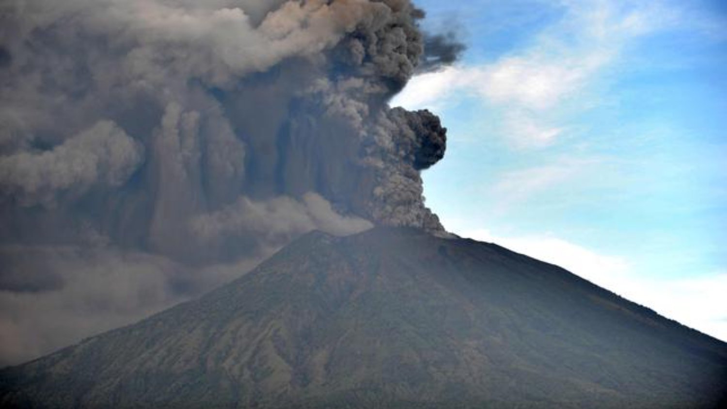 voyage à bali , randonnée au mont agung bali-balilabelle