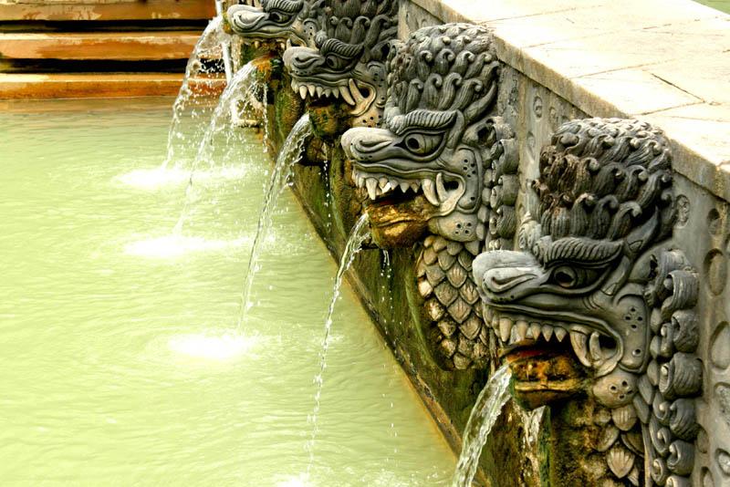 randonnée au village munduk avec l'eau termal de banjar