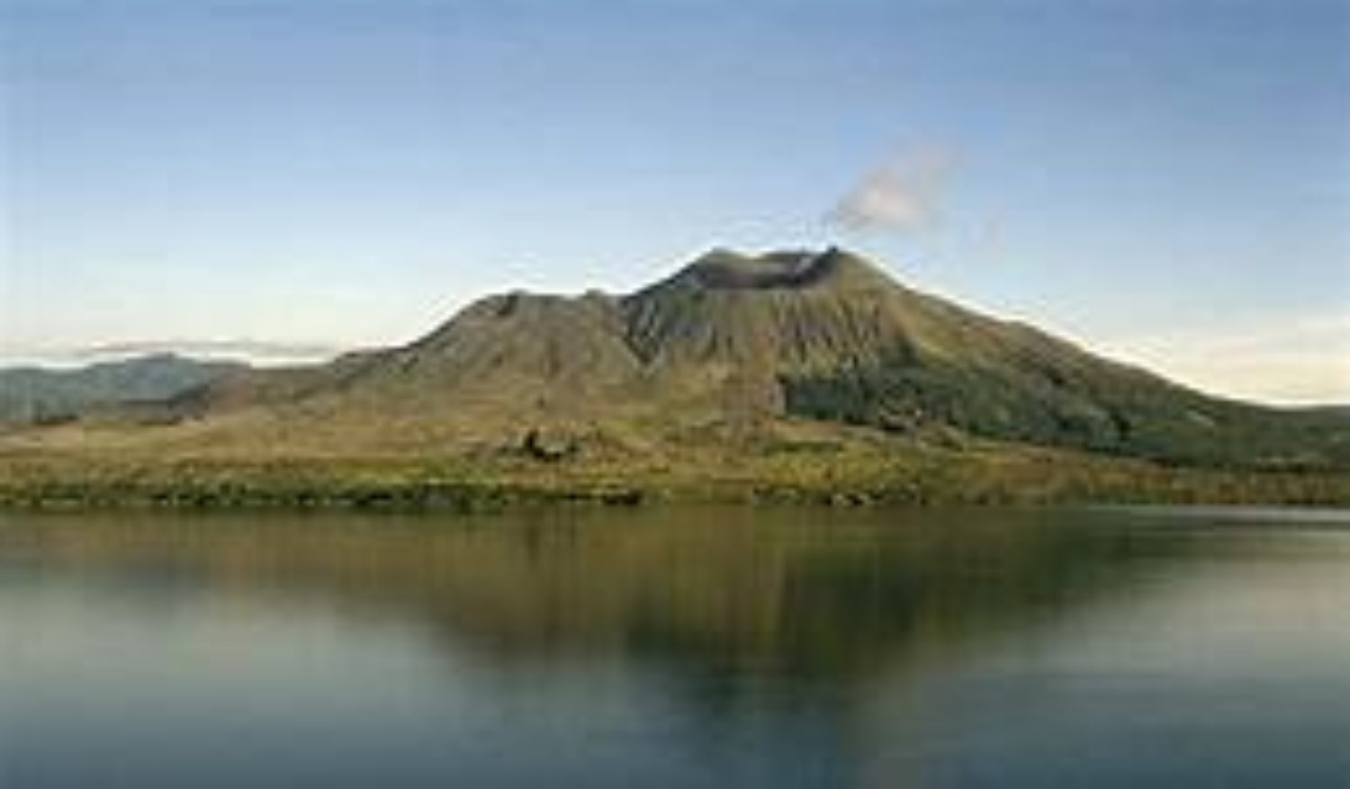 escalade du mont batur ,le volcan actif avec lever de soleil