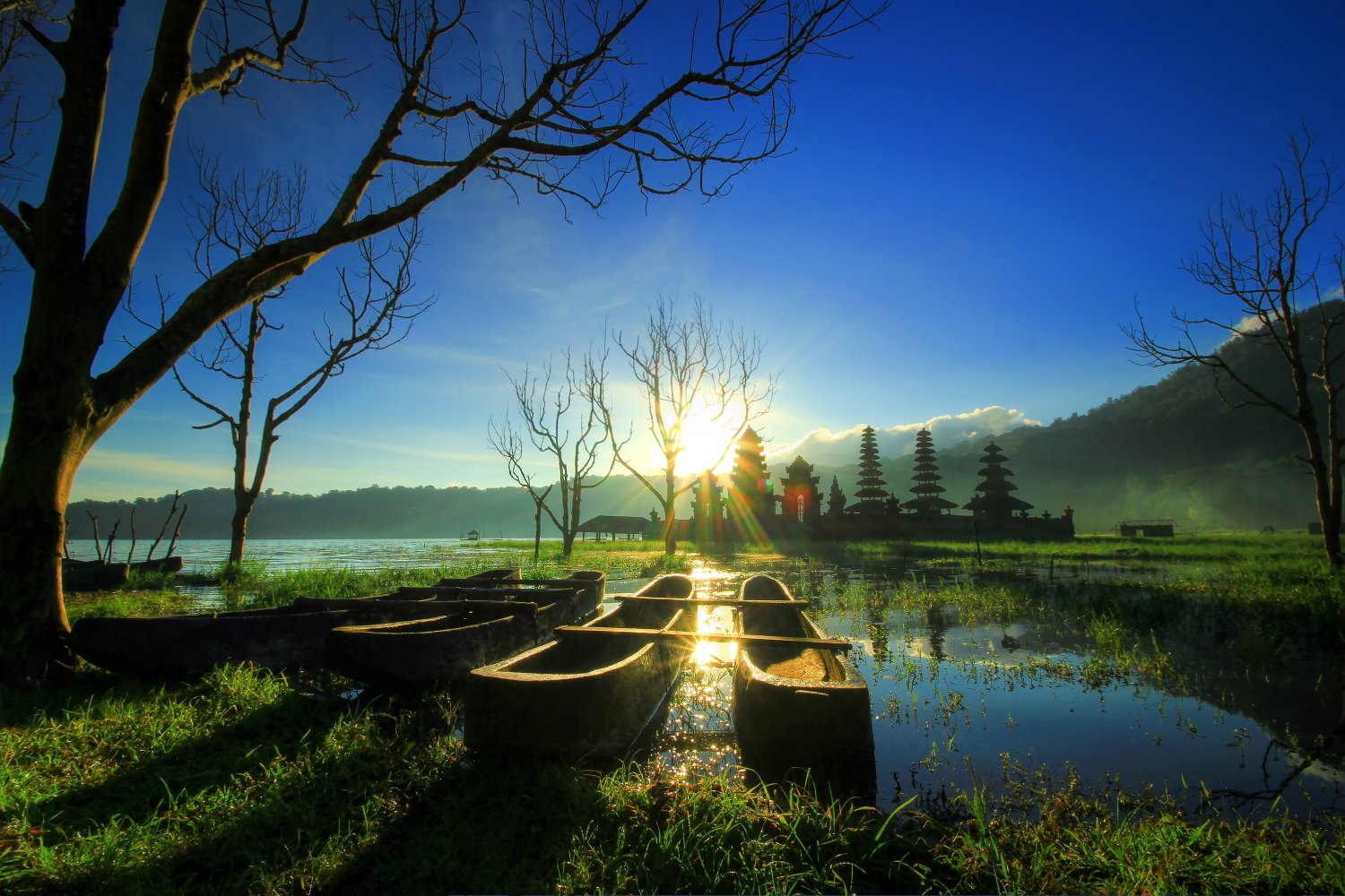 Danau_Tamblingan